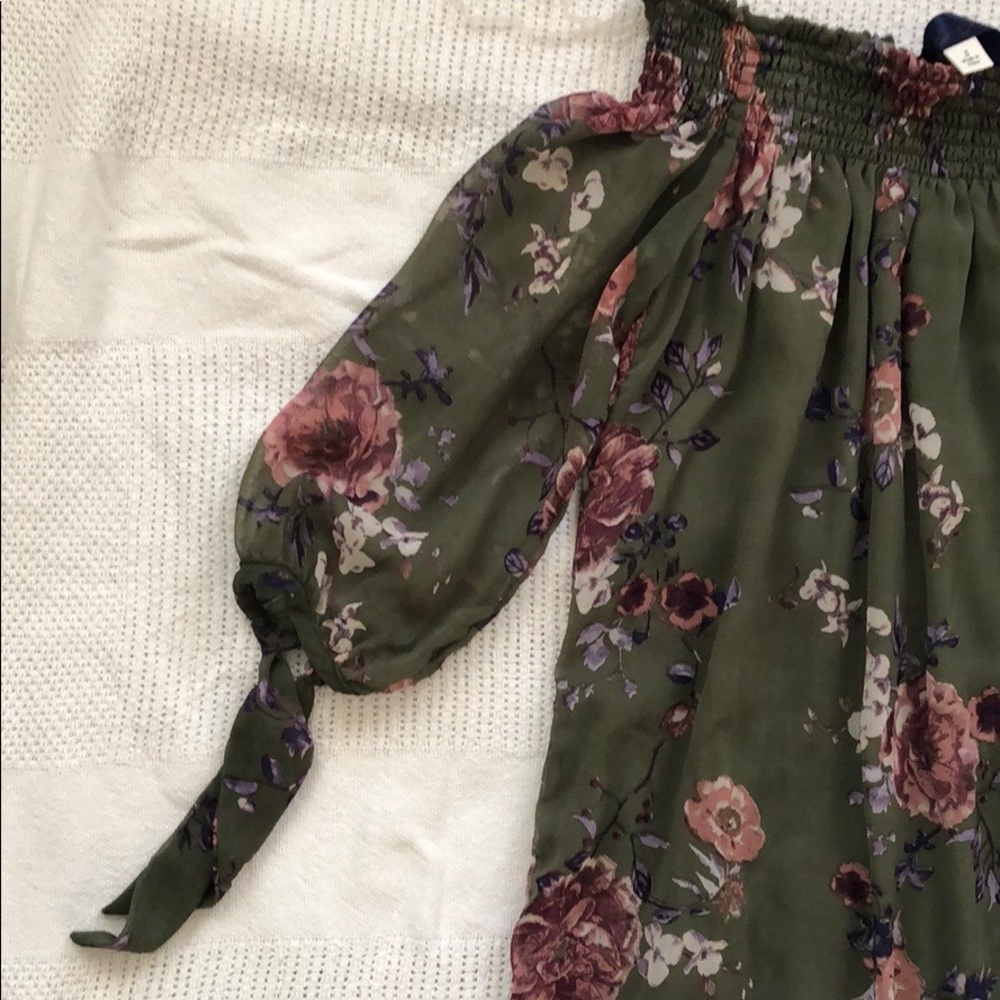 Francesca’s off the shoulder dress. Size small.